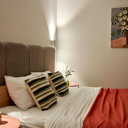 світло постійно! яскраві сучасні для молодих та активних *