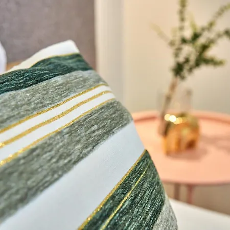 світло постійно! яскраві сучасні для молодих та активних Mukacheve