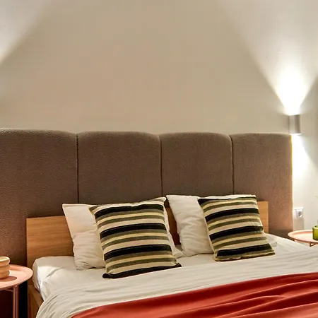 яскраві сучасні для молодих та активних * Μουκάτσεβο