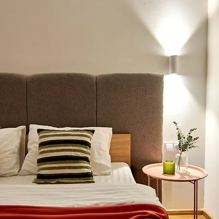 світло постійно! яскраві сучасні для молодих та активних