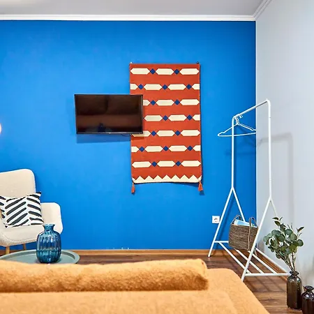 світло постійно! яскраві сучасні для молодих та активних *