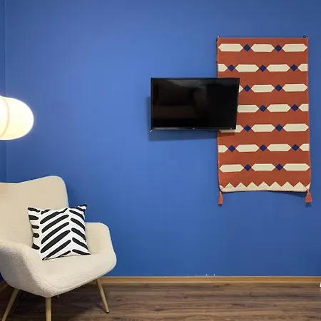 світло постійно! яскраві сучасні для молодих та активних Apartment Mukacheve